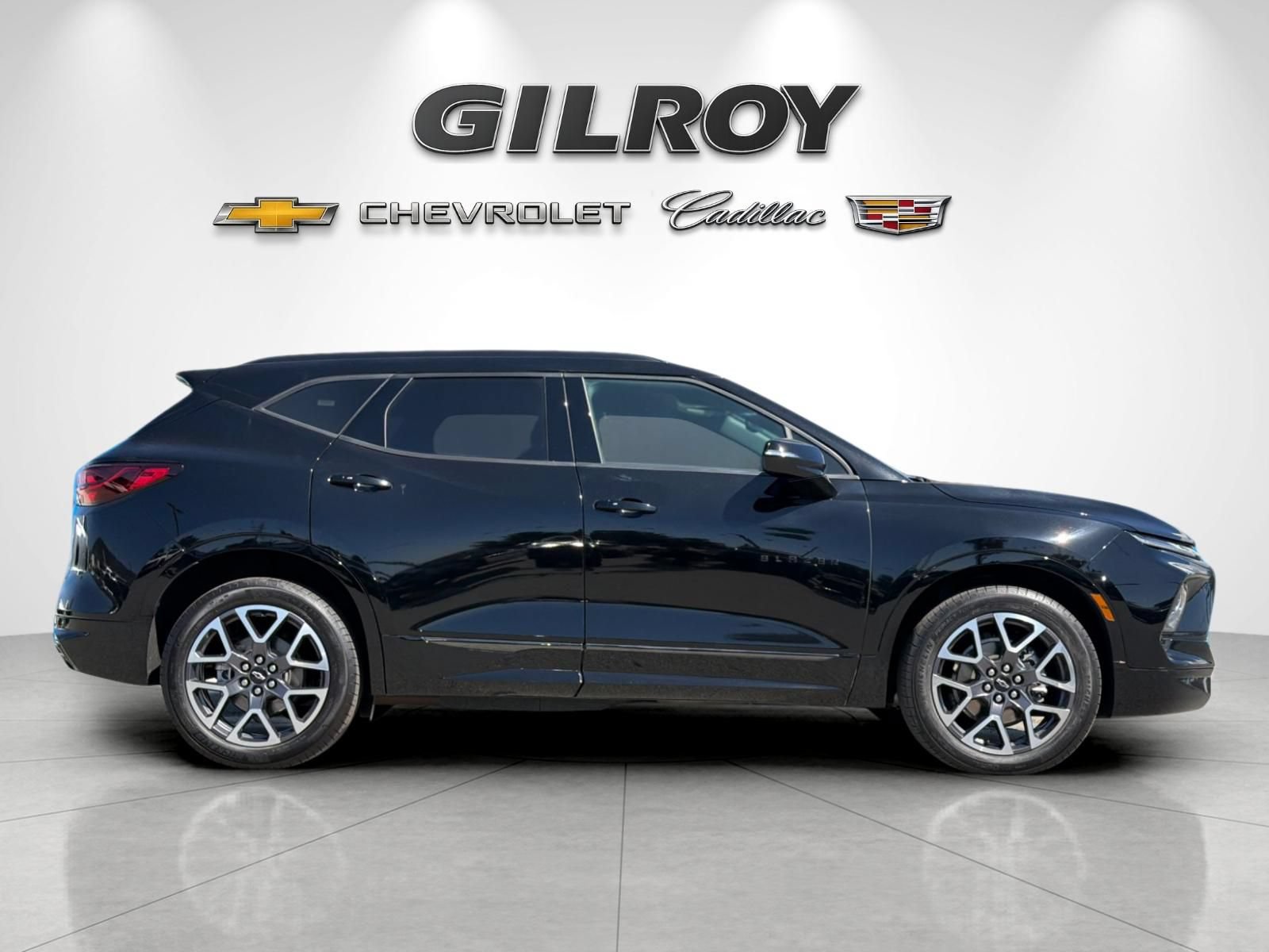 Used 2025 Chevrolet Blazer RS AWD/4WD image 2