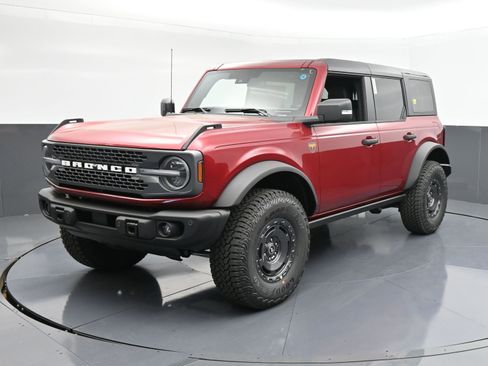 New 2025 Ford Bronco Badlands image 4