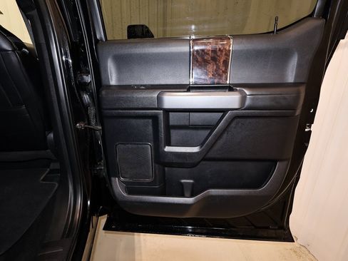 Used 2017 Ford F250 Platinum w/ Platinum Ultimate Package image 18