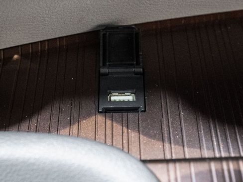 Used 2024 Toyota Sienna LE image 19