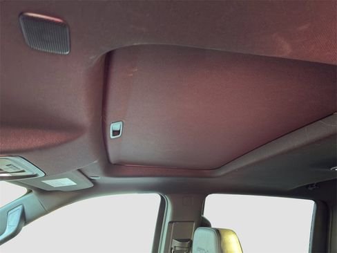 Used 2024 GMC Sierra 1500 AT4 w/ Technology Package image 8