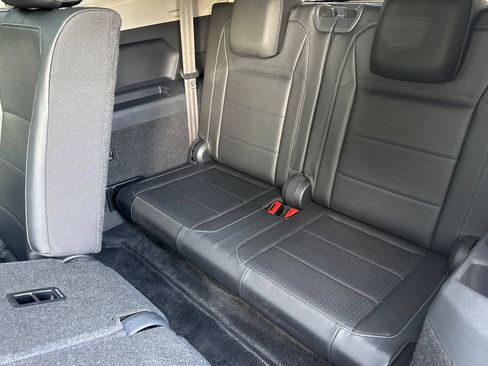 Used 2020 Volkswagen Tiguan SEL FWD image 15