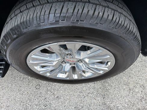 Used 2023 GMC Yukon XL Denali AWD/4WD image 18
