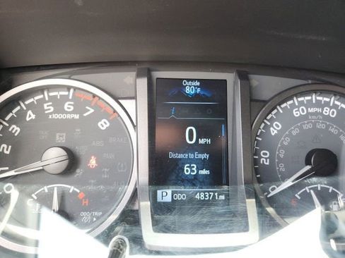 Used 2023 Toyota Tacoma TRD Off-Road w/ Technology Package AWD/4WD image 30