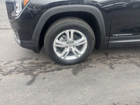 Used 2022 GMC Terrain SLE w/ Driver Convenience Package image 11