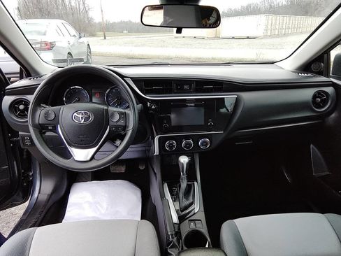 Used 2018 Toyota Corolla L image 10