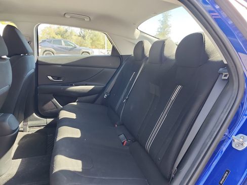 Used 2023 Hyundai Elantra SEL image 16
