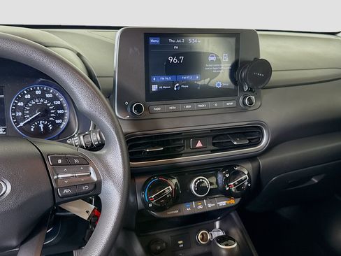 Used 2022 Hyundai Kona SE FWD image 18