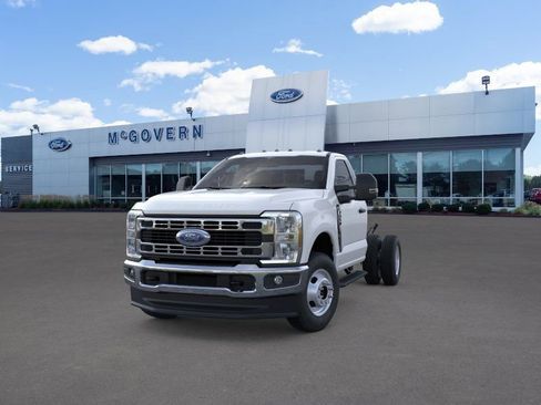 New 2026 Ford F350 XL w/ XL Chrome Package AWD/4WD image 3