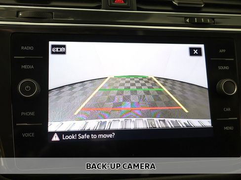 Used 2022 Volkswagen Tiguan SE image 4