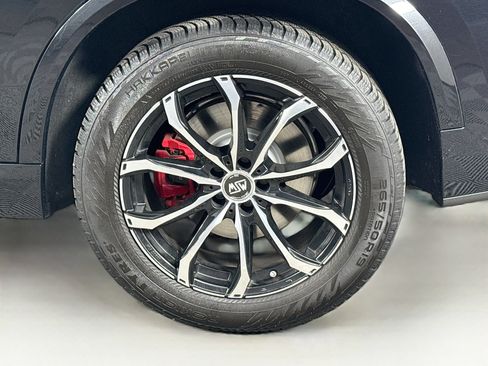 Used 2022 BMW X5 xDrive40i w/ M Sport Package AWD/4WD image 9