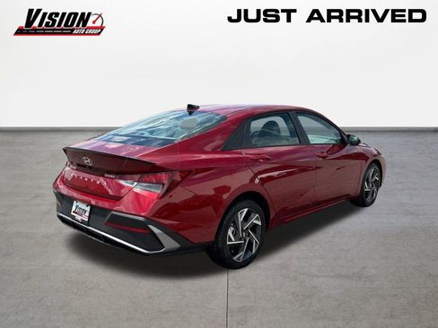 Used 2025 Hyundai Elantra Sport FWD image 5