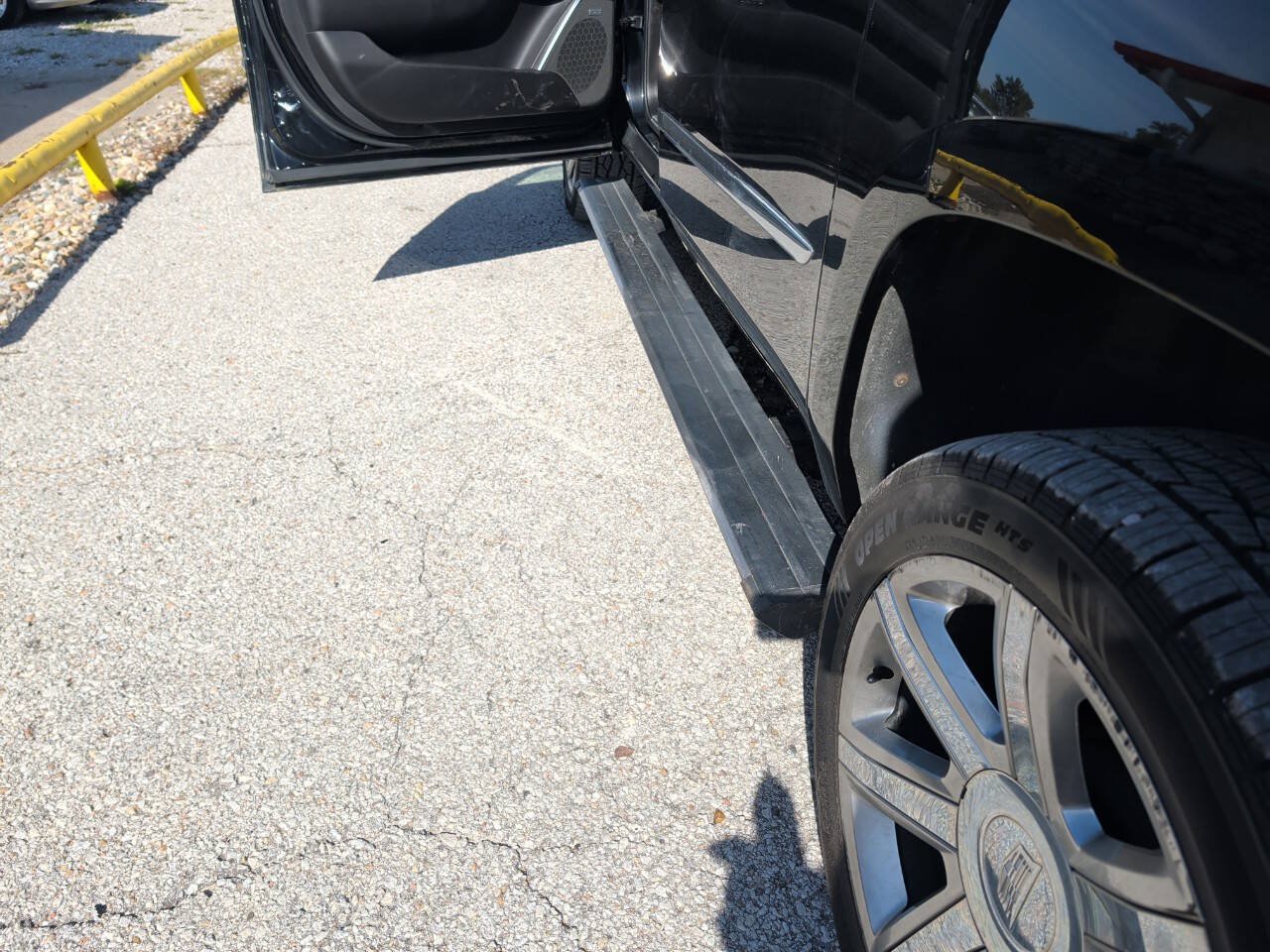 Used 2017 Cadillac Escalade ESV Premium Luxury AWD/4WD image 31