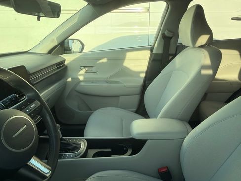 Used 2025 Hyundai Kona SEL FWD image 4