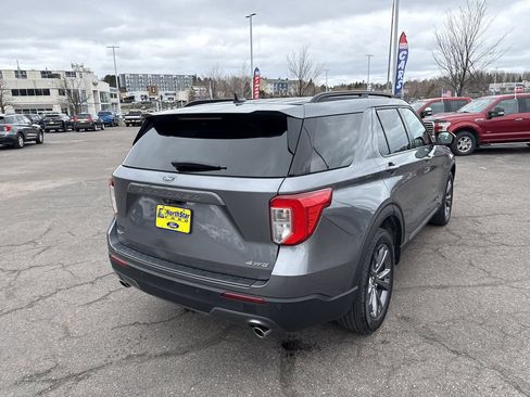 Certified 2022 Ford Explorer XLT w/ XLT Sport Appearance Package AWD/4WD image 6