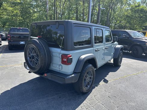 Used 2024 Jeep Wrangler Sport S AWD/4WD image 9