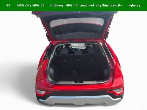 Used 2024 Kia Niro LX image 10