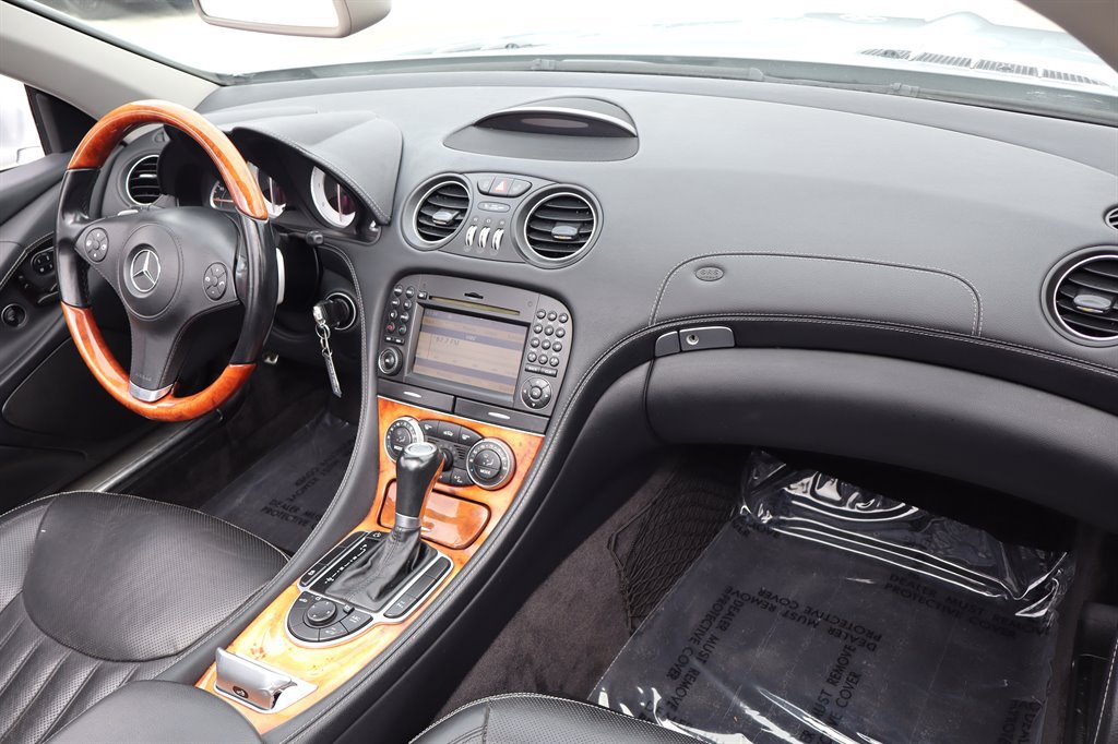 Used 2011 Mercedes-Benz SL 550 image 26
