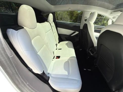 Used 2020 Tesla Model Y Long Range AWD/4WD image 28