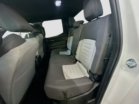 Used 2025 Toyota Tacoma TRD Off-Road image 29