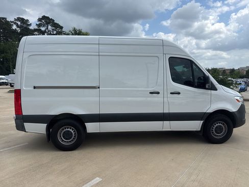 Used 2023 Mercedes-Benz Sprinter 144 Cargo image 3