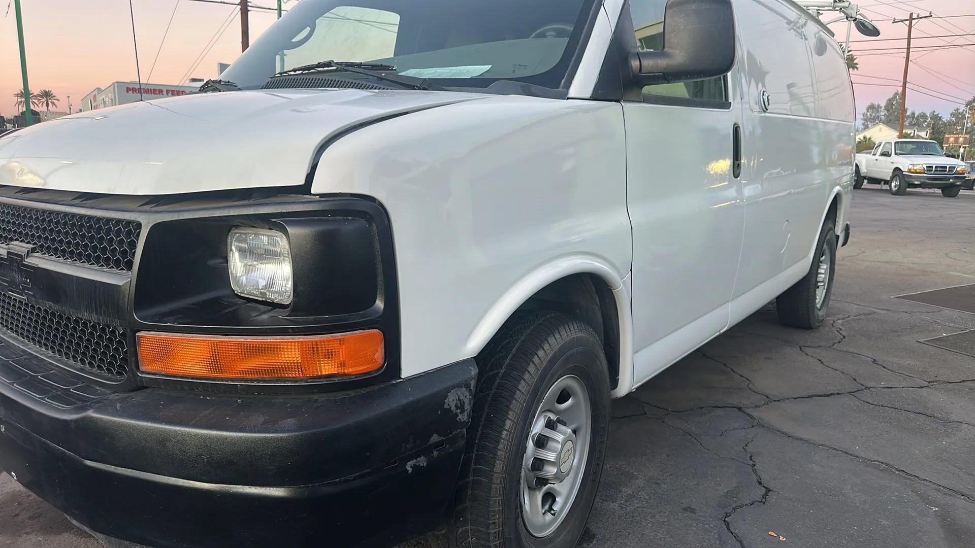Used 2010 Chevrolet Express 2500 RWD image 13