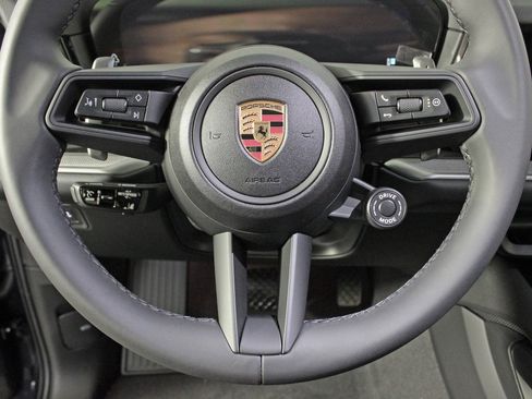 Used 2025 Porsche Cayenne Coupe image 22