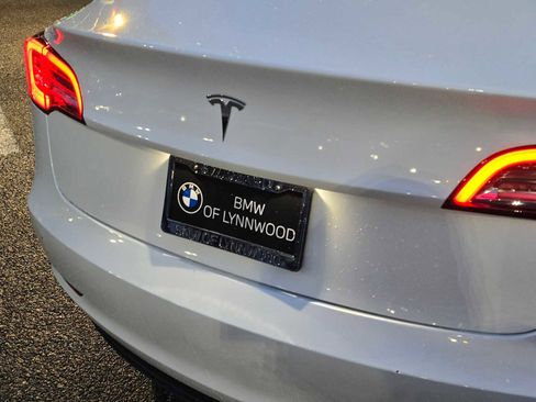 Used 2023 Tesla Model 3 Standard Range image 13