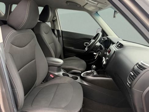 Used 2014 Kia Soul FWD image 25
