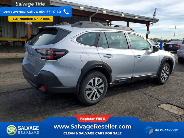 Used 2025 Subaru Outback AWD/4WD image 4