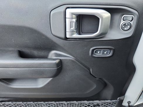 Certified 2022 Jeep Wrangler Unlimited Rubicon w/ LED Lighting Group image 15