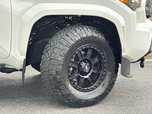 Used 2025 Toyota Tacoma SR5 image 12