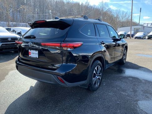 Used 2022 Toyota Highlander XLE image 4