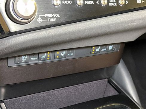 Certified 2023 Lexus ES 350 w/ Premium Package image 28