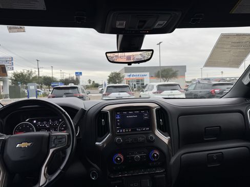 Used 2022 Chevrolet Silverado 1500 High Country w/ Technology Package image 19