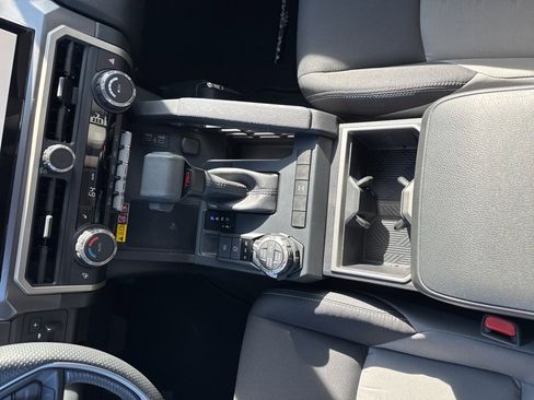 Used 2024 Toyota Tacoma TRD Off-Road image 20