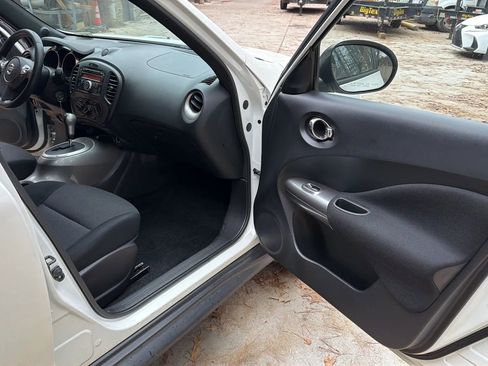 Used 2014 Nissan Juke S image 15