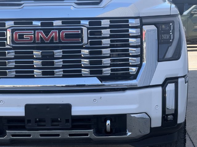 Used 2025 GMC Sierra 2500 Denali w/ Denali Reserve Package AWD/4WD image 8