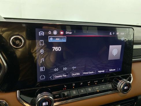 Used 2023 GMC Canyon AT4 w/ Technology Package image 16