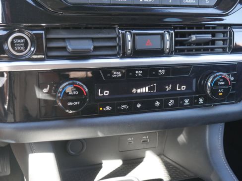 Certified 2024 Nissan Pathfinder SV image 11