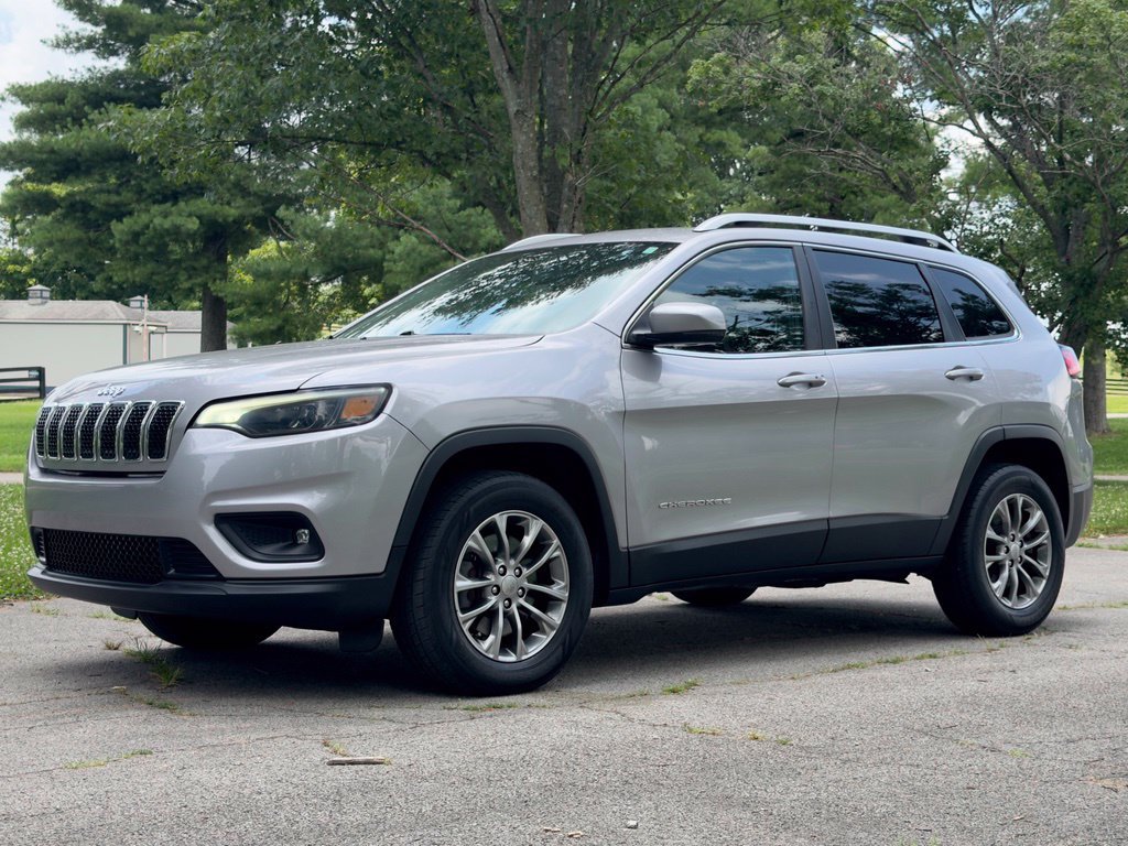 Used 2019 Jeep Cherokee Latitude Plus AWD/4WD image 8