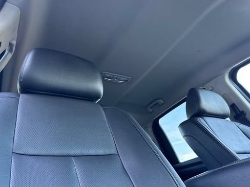 Used 2018 Nissan Titan SL w/ Chrome Package AWD/4WD image 20