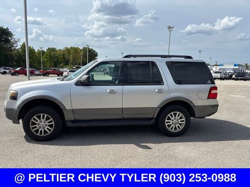 Used 2011 Ford Expedition XLT w/ 202A Rapid Spec Order Code RWD image 4