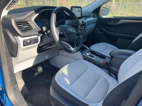 Certified 2023 Ford Escape Active w/ Cold Weather Package image 15