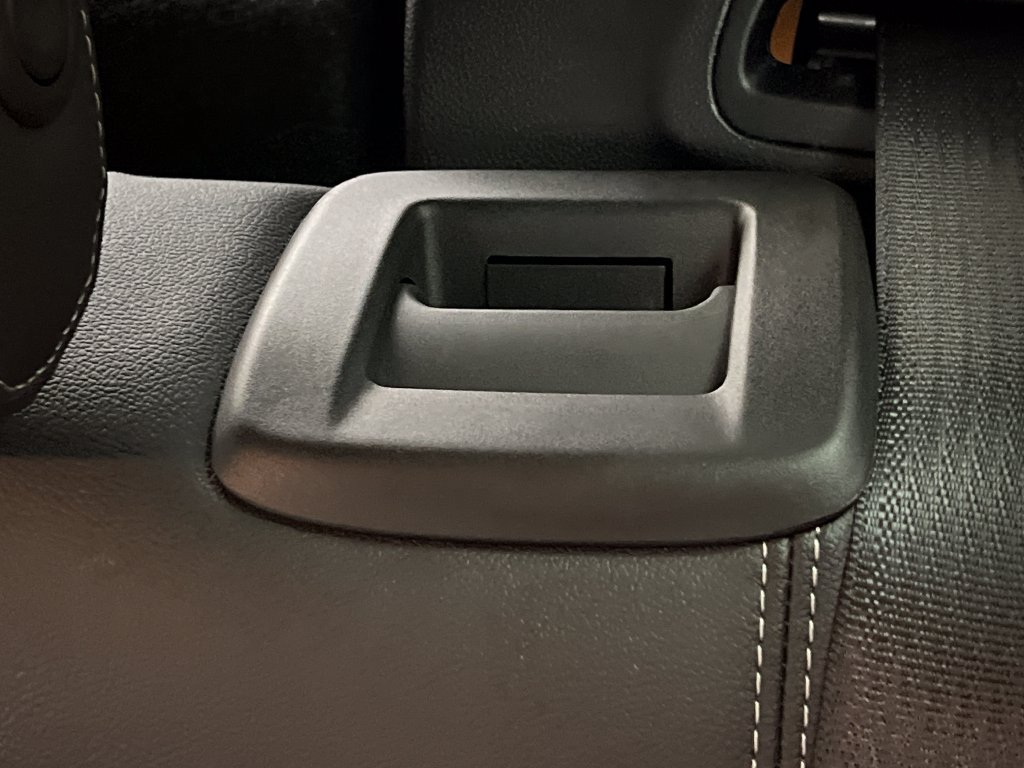 Used 2025 Chevrolet Trax LT FWD image 18
