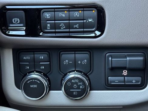 New 2026 GMC Yukon XL Denali w/ Advanced Technology Package AWD/4WD image 34