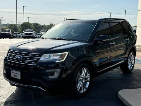 Used 2017 Ford Explorer Limited w/ Equipment Group 301A FWD image 5