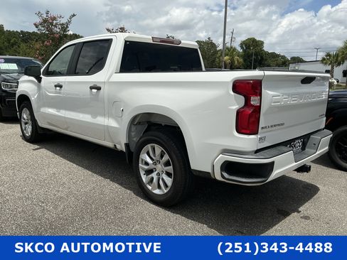 Used 2022 Chevrolet Silverado 1500 Custom w/ Safety Confidence Package RWD image 3