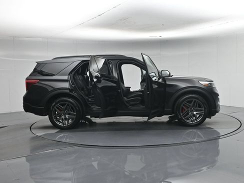 Certified 2023 Ford Explorer ST w/ Equipment Group 401A AWD/4WD image 4