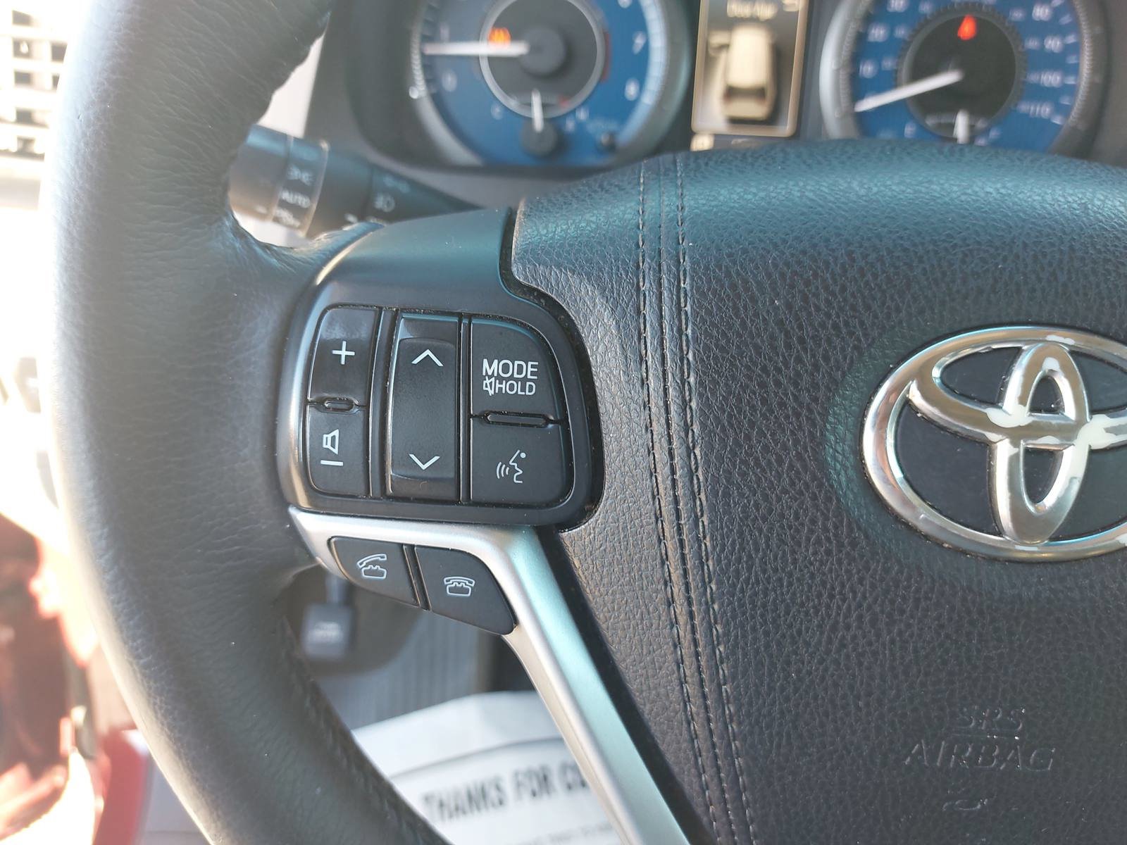 Used 2016 Toyota Sienna XLE Premium FWD image 18